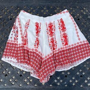 Papaya White & Red Patterned Shorts. Size Medium. Very Good Pre-Owned Condition.
